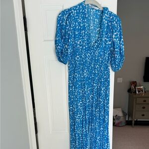Like New Zara Blue Floral V-neck Maxi Dress